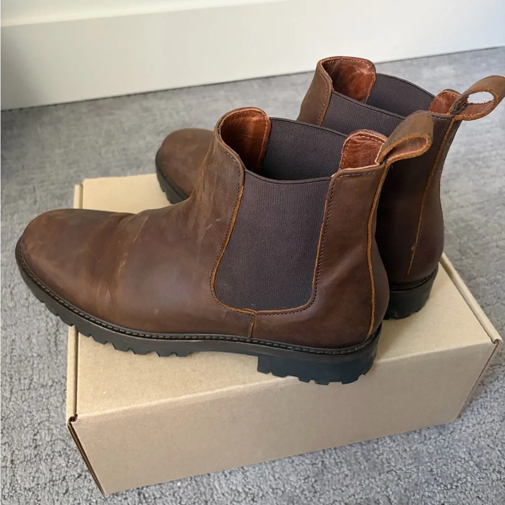 Portland Leather Patina Men’s Chelsea Boot | Canyon | size 9